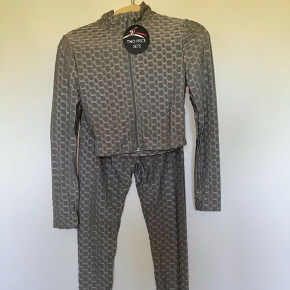 Silver honeycomb active set two piece leggings and long sleeve crop zip … - Picture 2 of 13